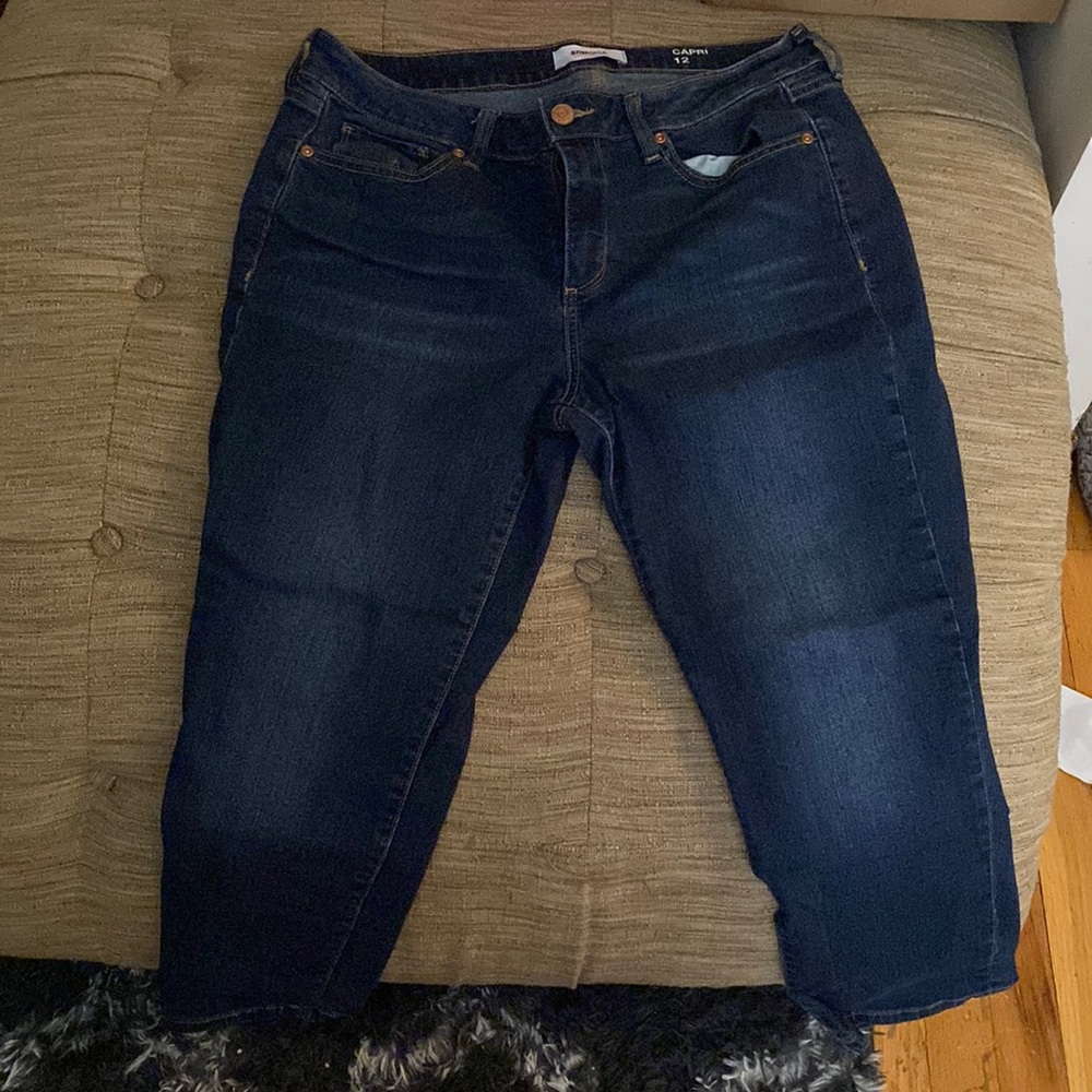 Dark blue capri jeans never worn
